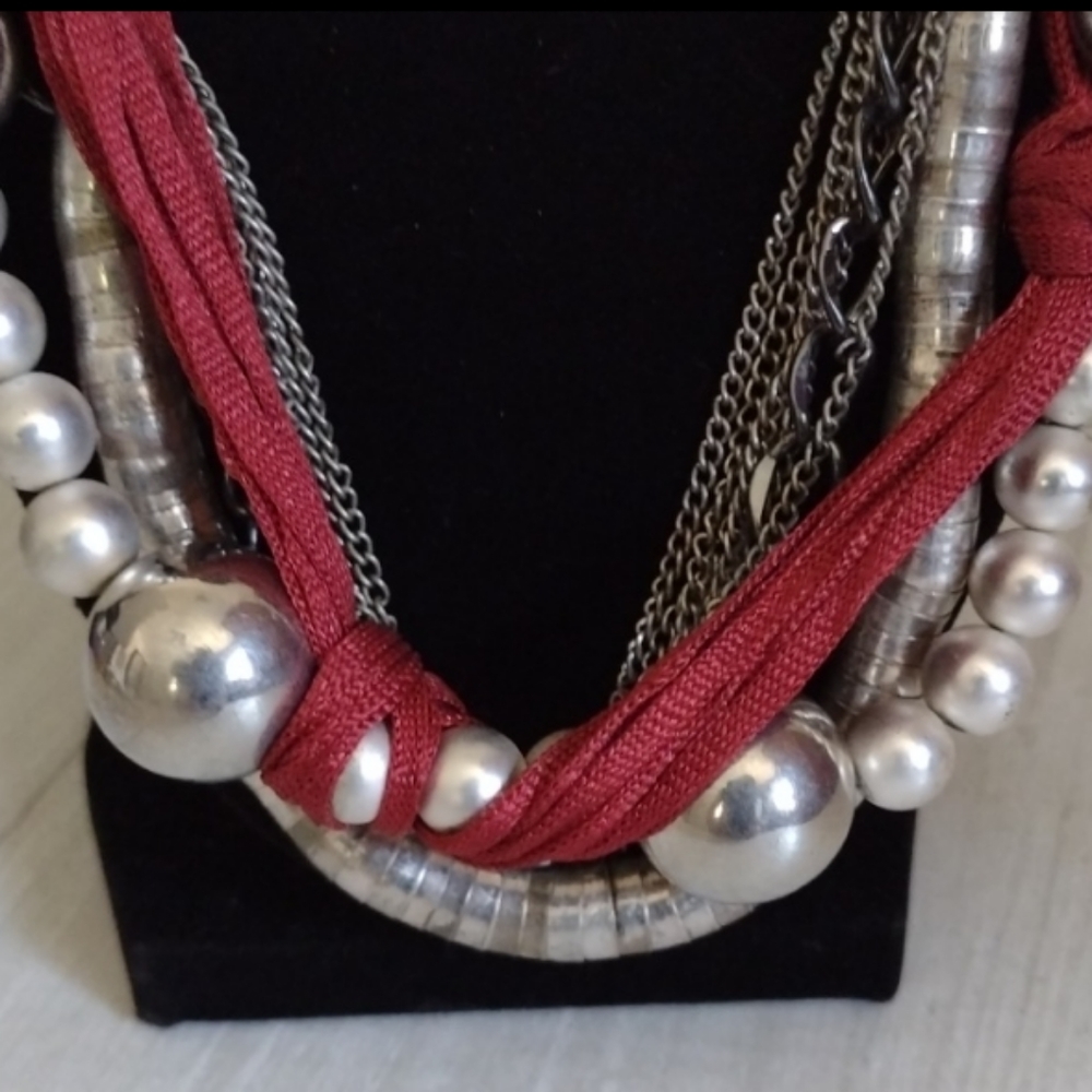 Multimedia & Very Silver-Like Beaded Multi-Chain Statement Wearable Art Necklace - Picture 11 of 12